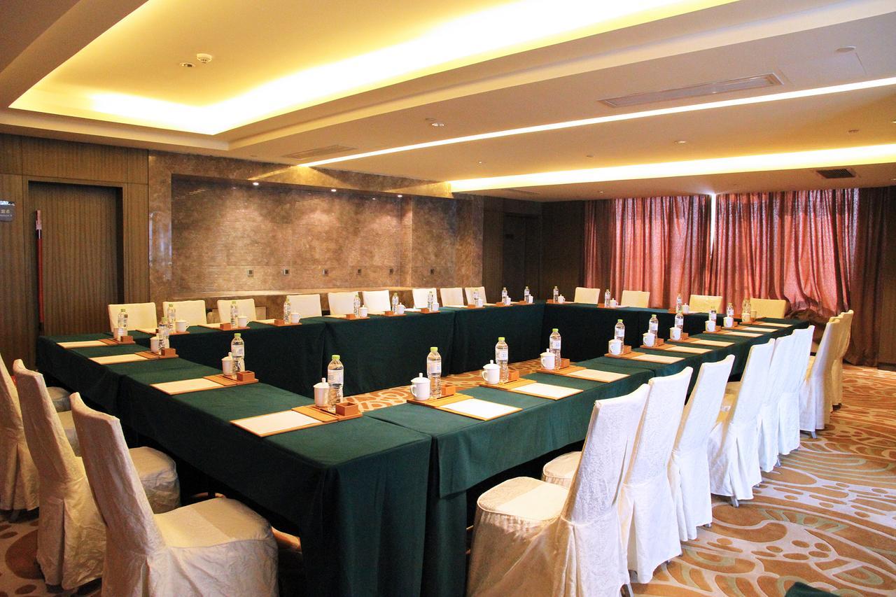 Gleetour Maya Hotel Wuhan Exterior photo